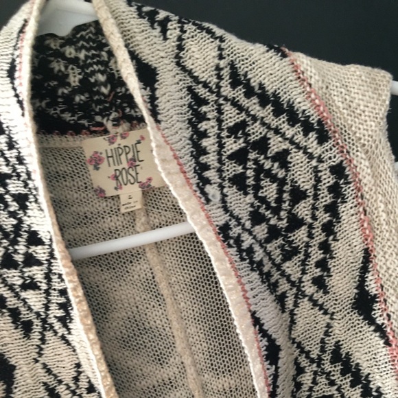 Hippie Rose Aztec Shrug - Picture 3 of 7